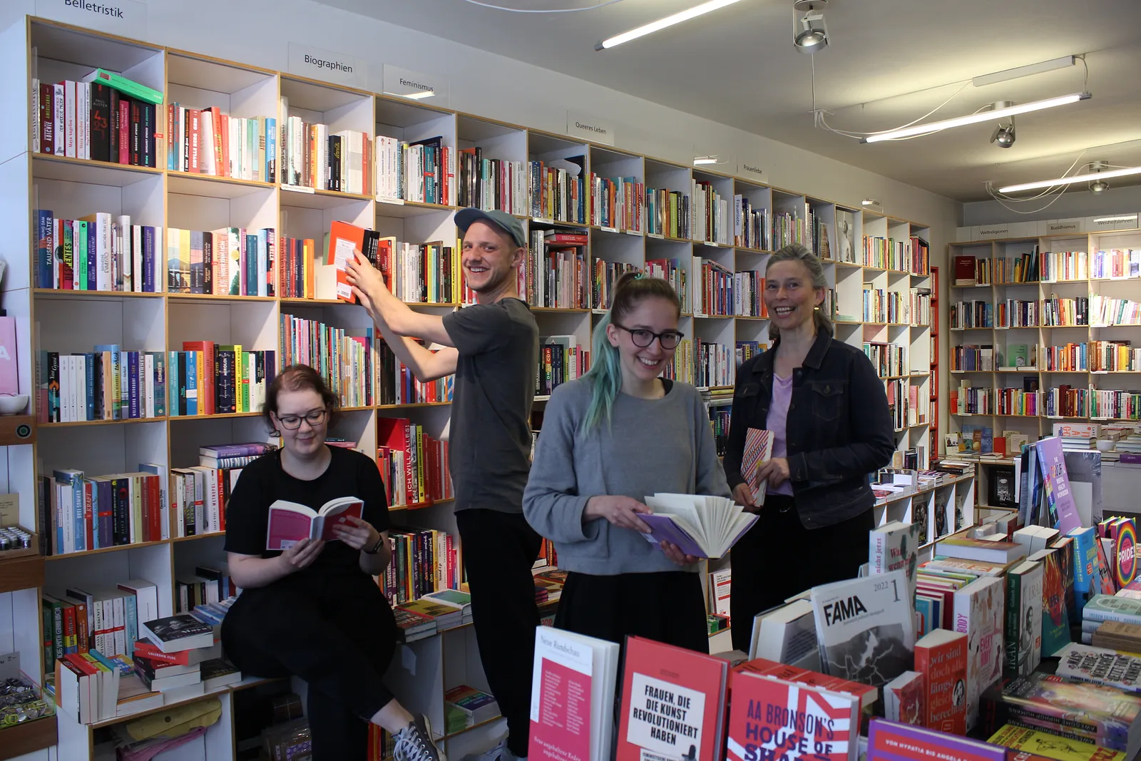 Buchhandlung Weyermann & QueerBooks